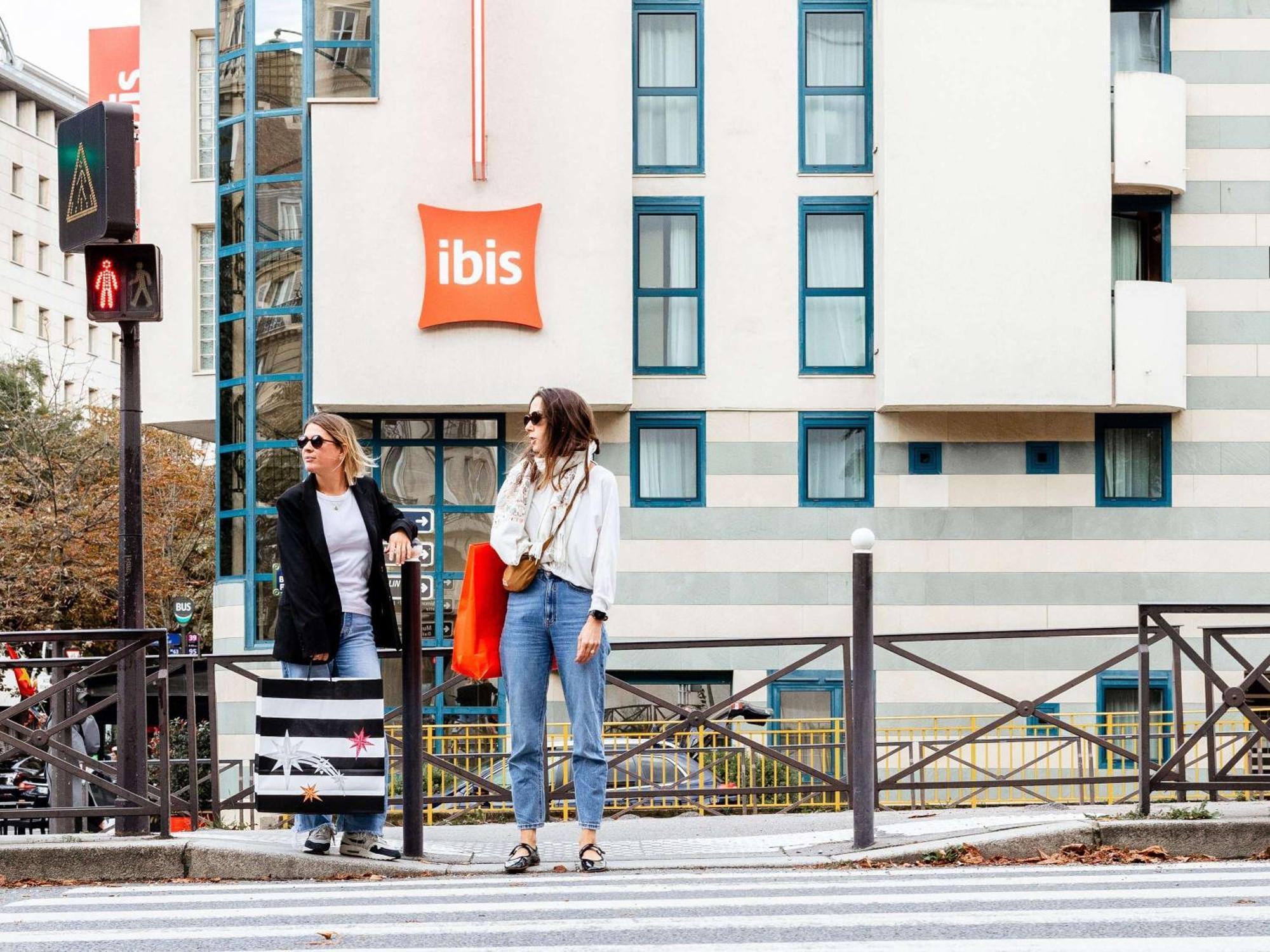 Отель Ibis Paris Gare Montparnasse 15Eme Экстерьер фото