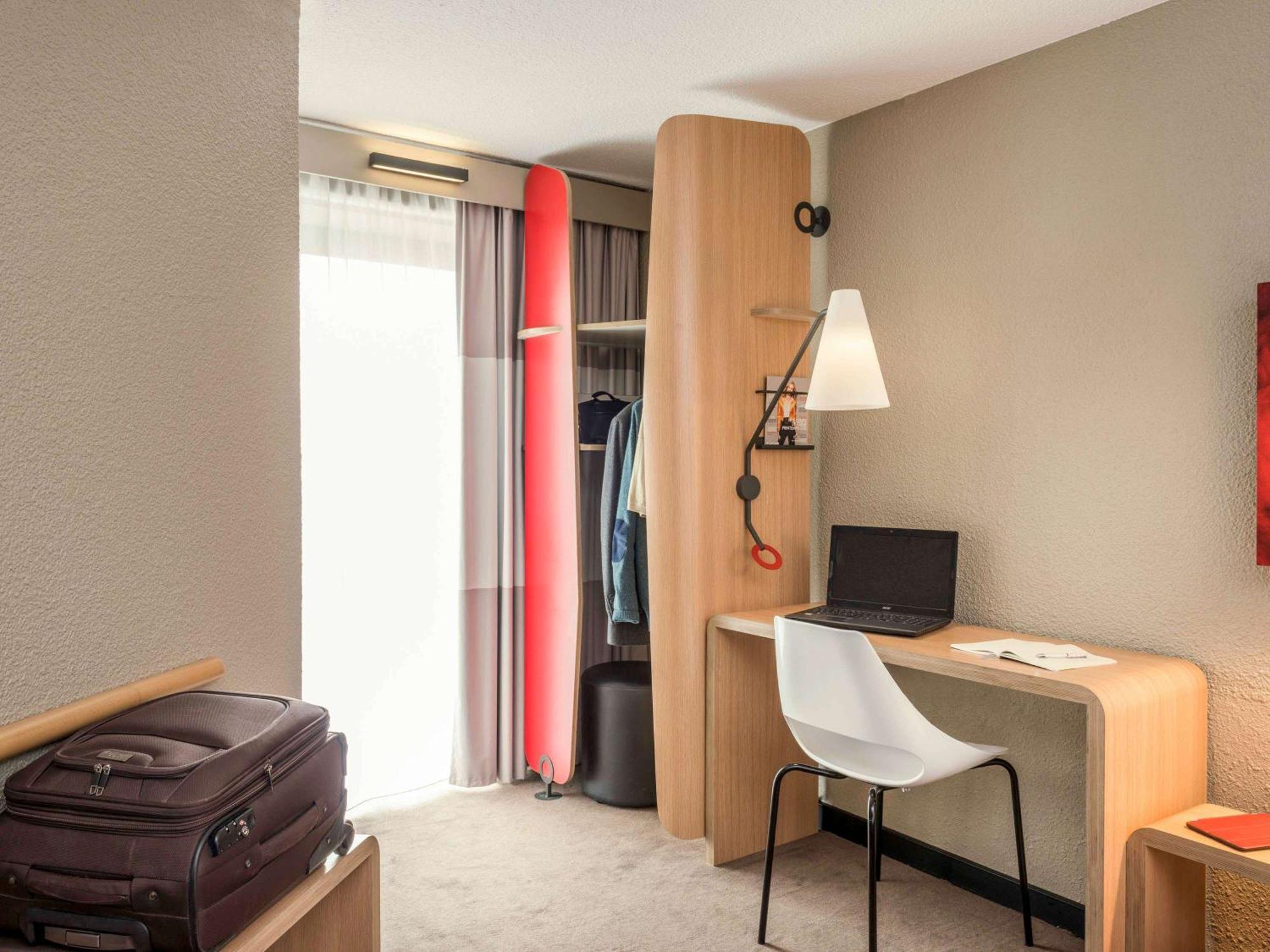 Отель Ibis Paris Gare Montparnasse 15Eme Экстерьер фото