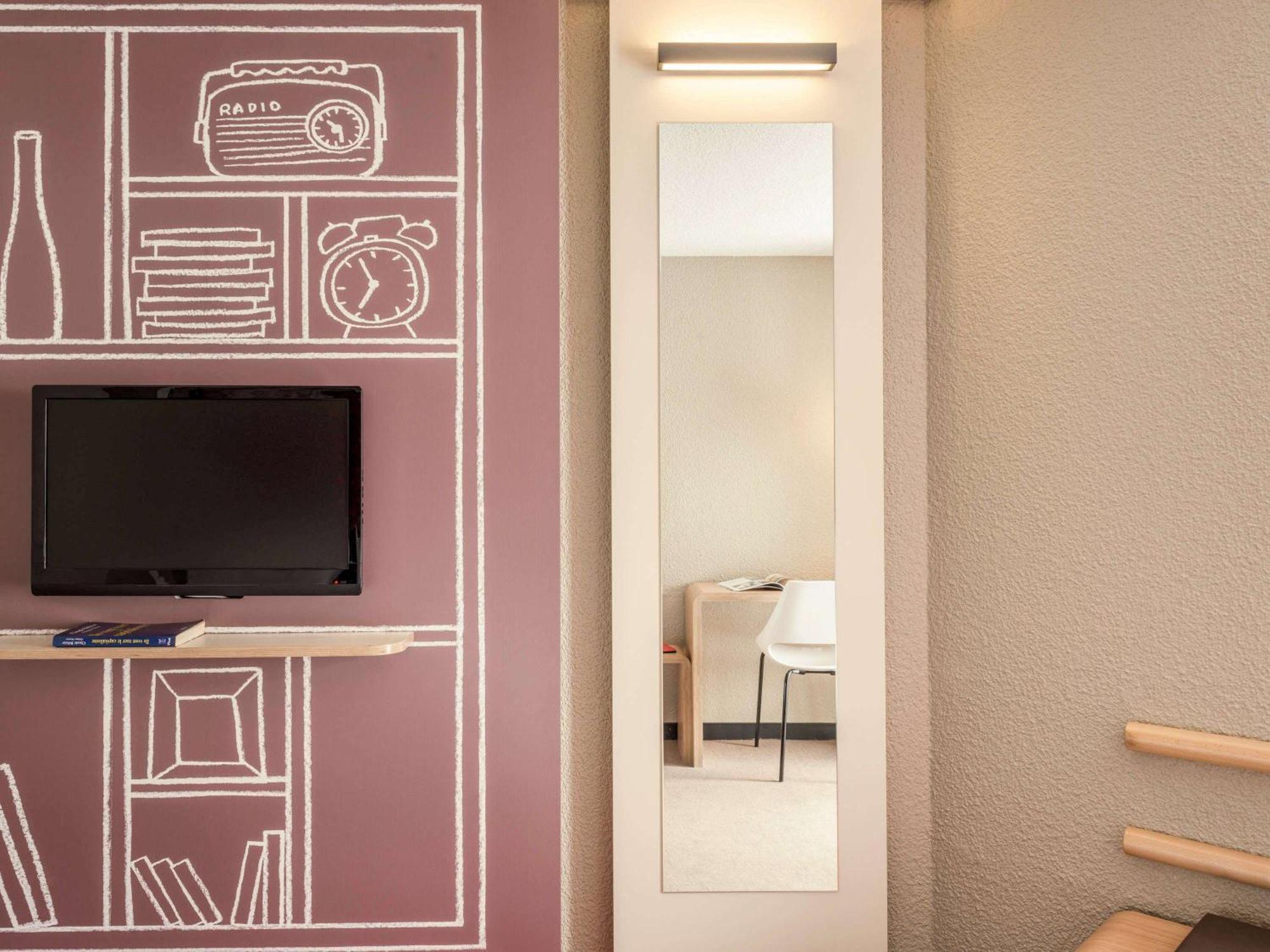 Отель Ibis Paris Gare Montparnasse 15Eme Экстерьер фото